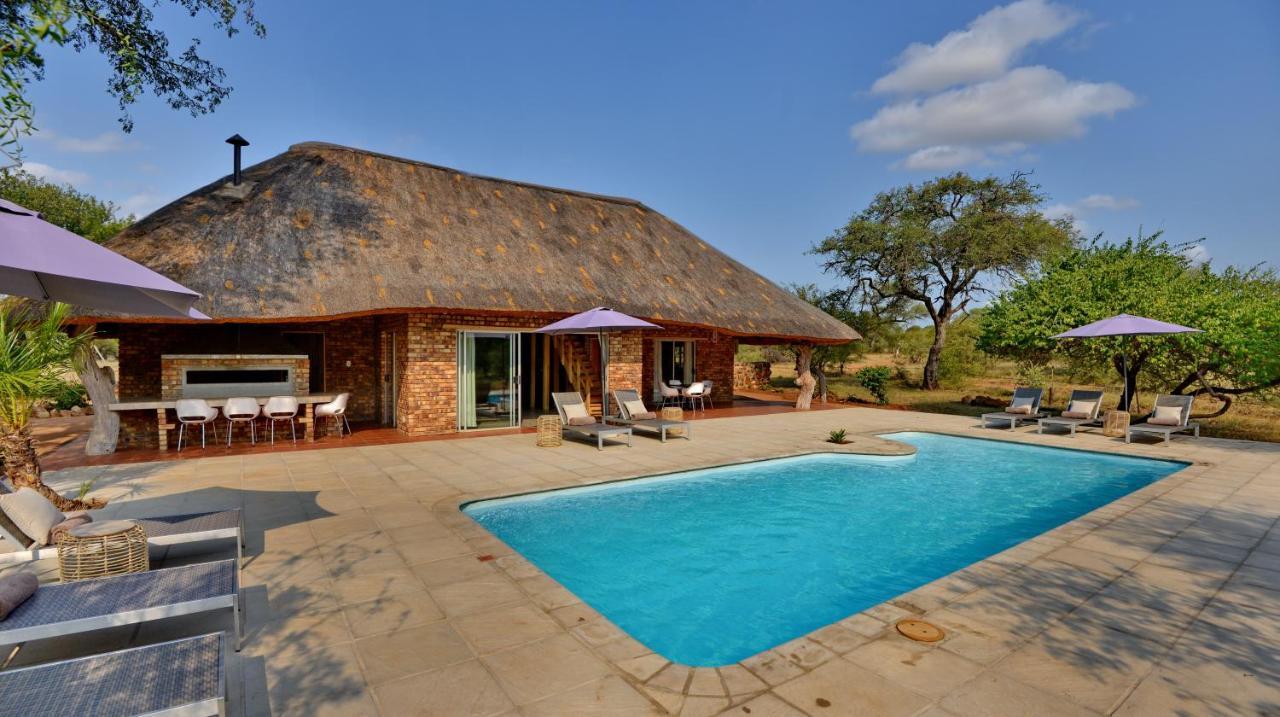 Tshukudu Game Lodge Hoedspruit Exterior photo